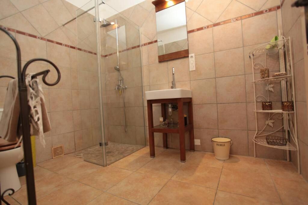 Gite Avec Piscine Et Climatisation Buzignargues Exterior foto