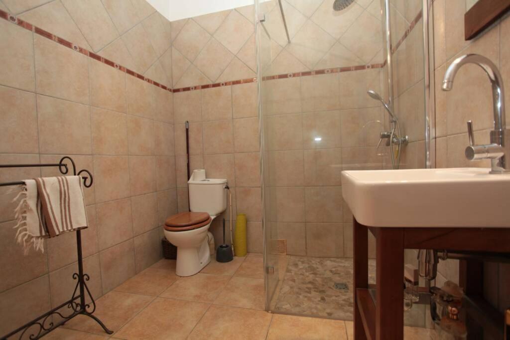 Gite Avec Piscine Et Climatisation Buzignargues Exterior foto